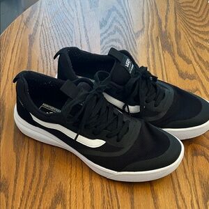 Men's Vans UltraRange size 10.5